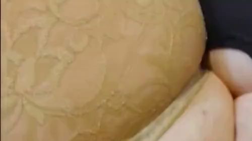 Ich Wichse meine frisch rasierte Pussy