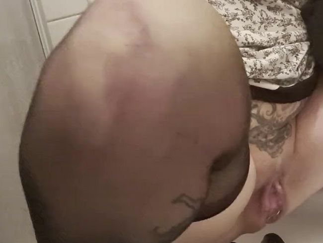 Ich pisse in meine Schuhe putzen mal anders in Nylons