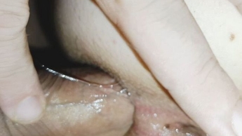 Intensiver Arschfick mit sabberndem Fötzchen, einem Handjob und XXL Ladung!