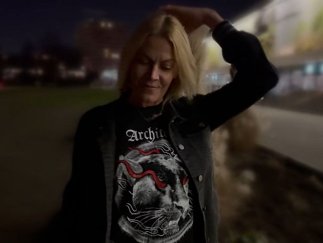 Nach dem Konzert…Fremder Typ spritzt Alles rein !!