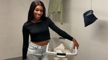 Nachbarsluder fickt User Tobias! Sein Pornotraum wird wahr!