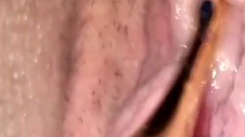 Sie liebt diesen Teil für ihren Kitzler da mit wird sie sehr geill und feucht