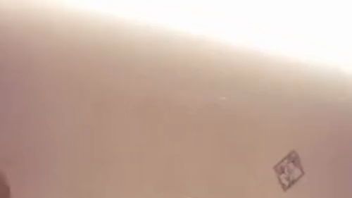 Stehst du auf süße Mädchen, die ihre Brüste zeigen? Dann solltest du zu mir kommen.