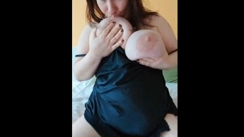 Dicke Titten und eine geile nasse Pissfotze