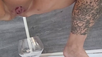 Ein Glas Sekt am Morgen vertreibt Kummer und Sorgen