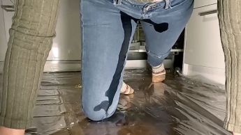 Ich musste die Jeans noch einmal einnässen :)