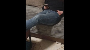 Jeanspiss! Was war das für ne Schweinerei bitte? Gepisst und in den A* gefickt!