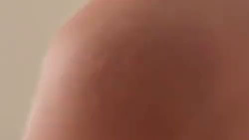 Jungschlampe bläst ordentlich – Blowjob!