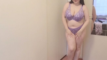 Kleiner Strip aus meiner neuen Unterwäsche raus!!!