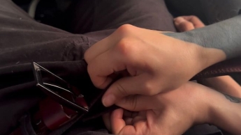 Köstlicher öffentlicher Handjob von Velvet Liquid