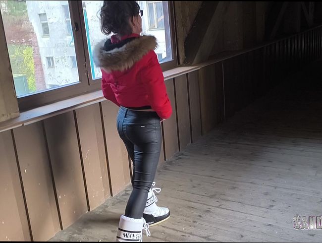 Lederhose+Moonboots+Superdry Winterjacke