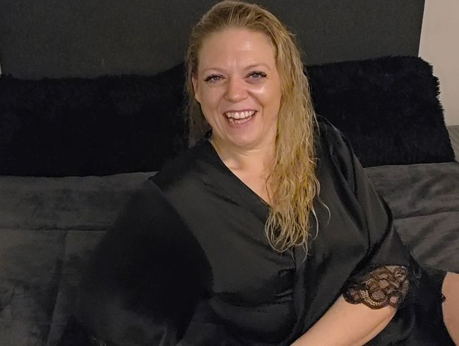 1.x Doppeldildo auf dem Bett!! Ich probier’s aus….. oh Gott!!