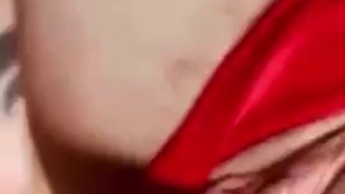 Big Dick fickt mich in meinem rotem String bis ich geil zum Orgasmus komme