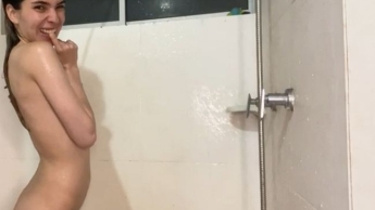 Kaum zu glauben! Ich hab es getan! Dusch mit mir gemeinsam!