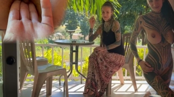 Lustknabe hat mich nach meinen Anweisungen zu befriedigen. Mit Countdown zum Spritzen !