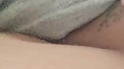 Mein erster alleiniger Squirt, klein aber geil!