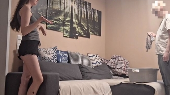 Wie pervers ist er den? Stiefbruder mit meinem Slip erwischt!!