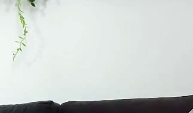 Gefingert und neues Spielzeug bringt mich zum Stöhnen