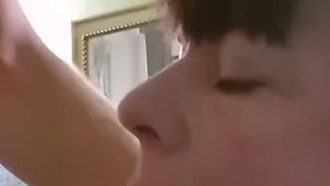 Schöner großer Schwanz spritzt mich voll