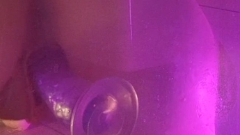 Besuch zu hause und horny. Schnell heimlich in die Dusche