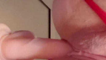 Dildo fickt nasse Pussy von hinten