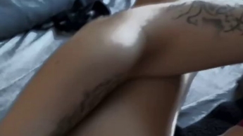Hast du Lust richtig schön zu spritzen? Am besten auf meine geile Pussy!??