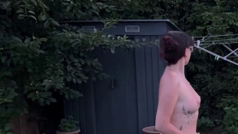 Mein erstes Pinkel-Video – nicht nur die Mücken stehen drauf