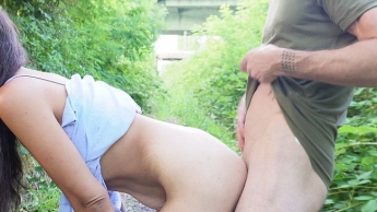 Outdoor-Fick mit Mina Javed. Am Rhein abgeschleppt
