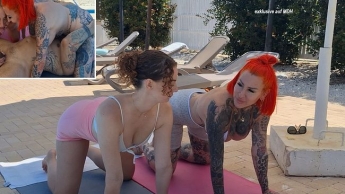 Yogastunde endet im heftigen Dreier! Abwechselnd blank in Teeny und MILFfotze!